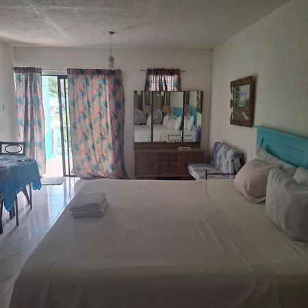 Ocean View Apartments Bridgetown Esterno foto