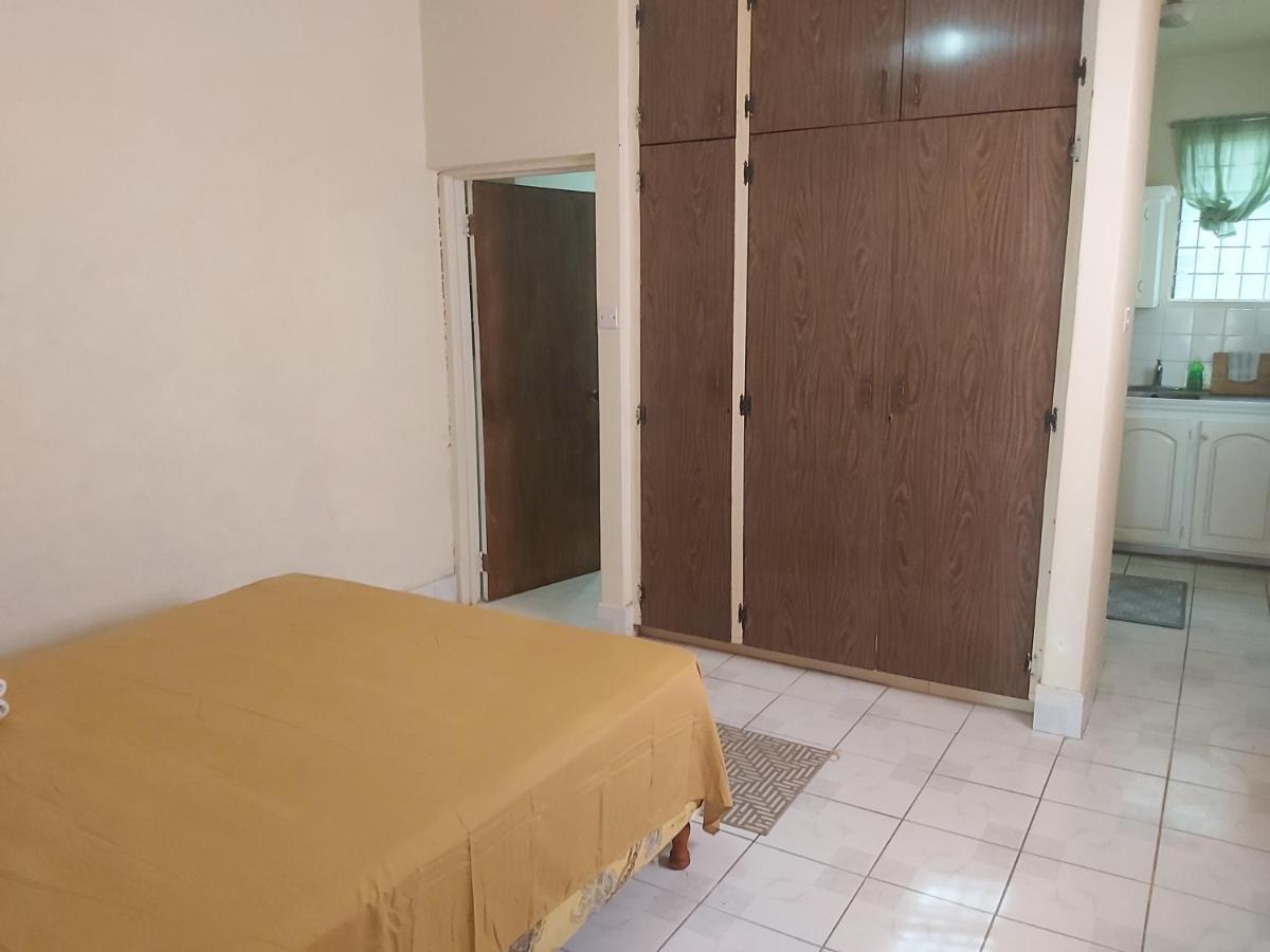 Ocean View Apartments Bridgetown Esterno foto