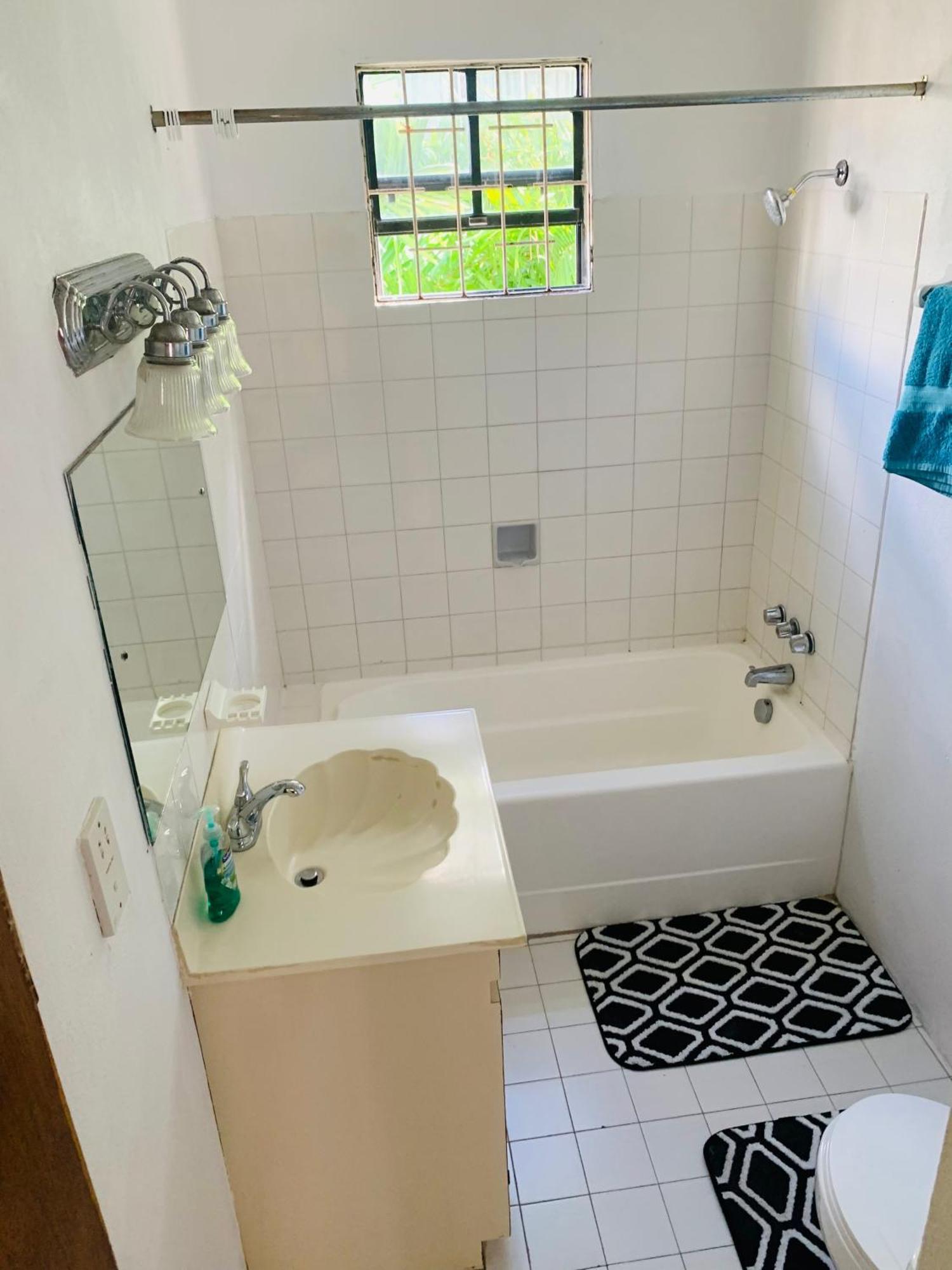 Ocean View Apartments Bridgetown Esterno foto