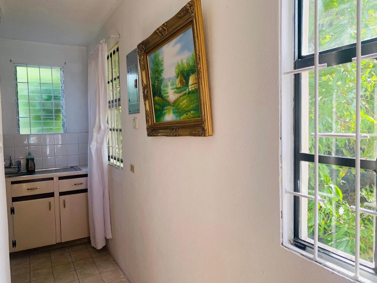Ocean View Apartments Bridgetown Esterno foto