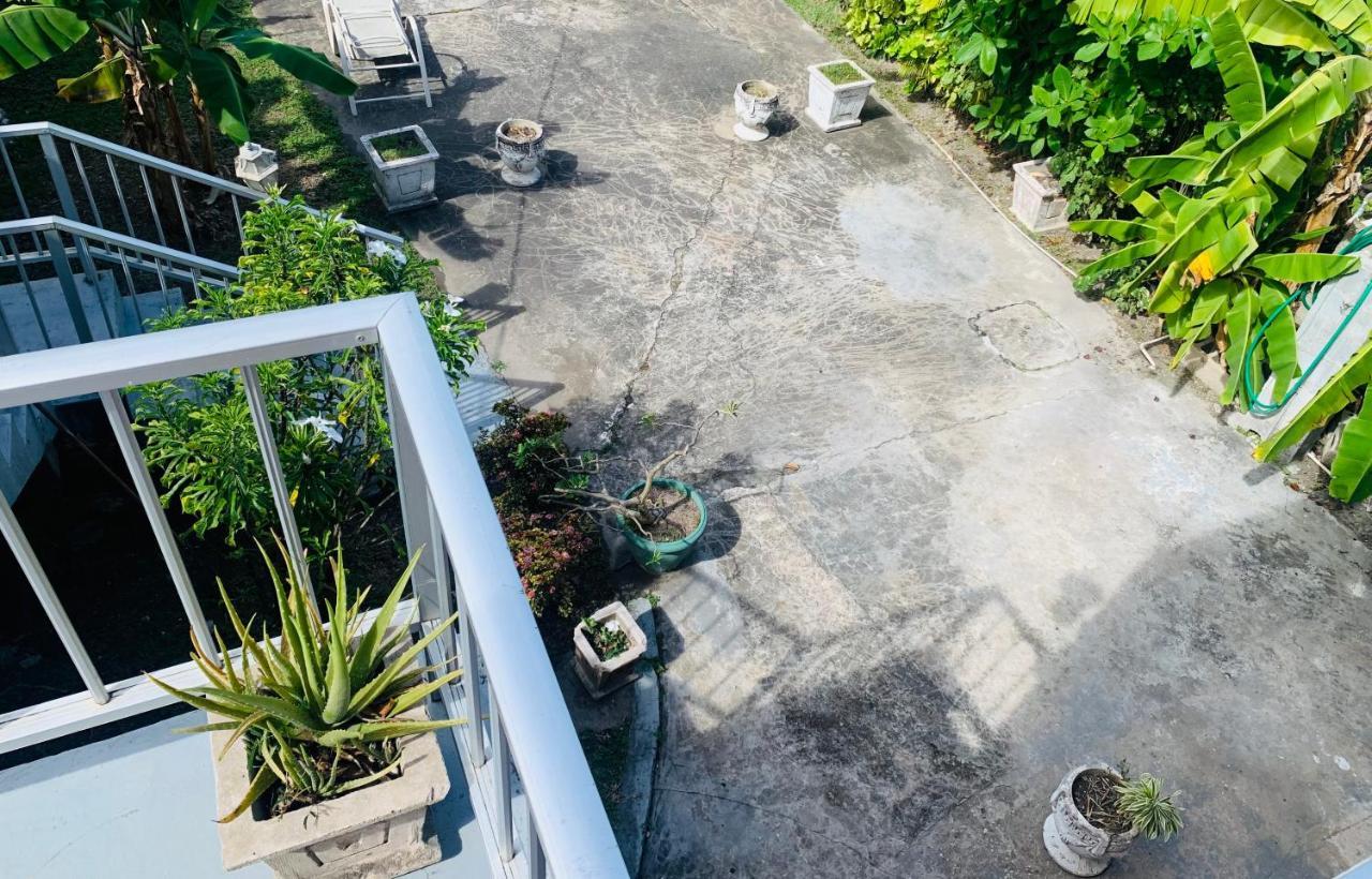 Ocean View Apartments Bridgetown Esterno foto