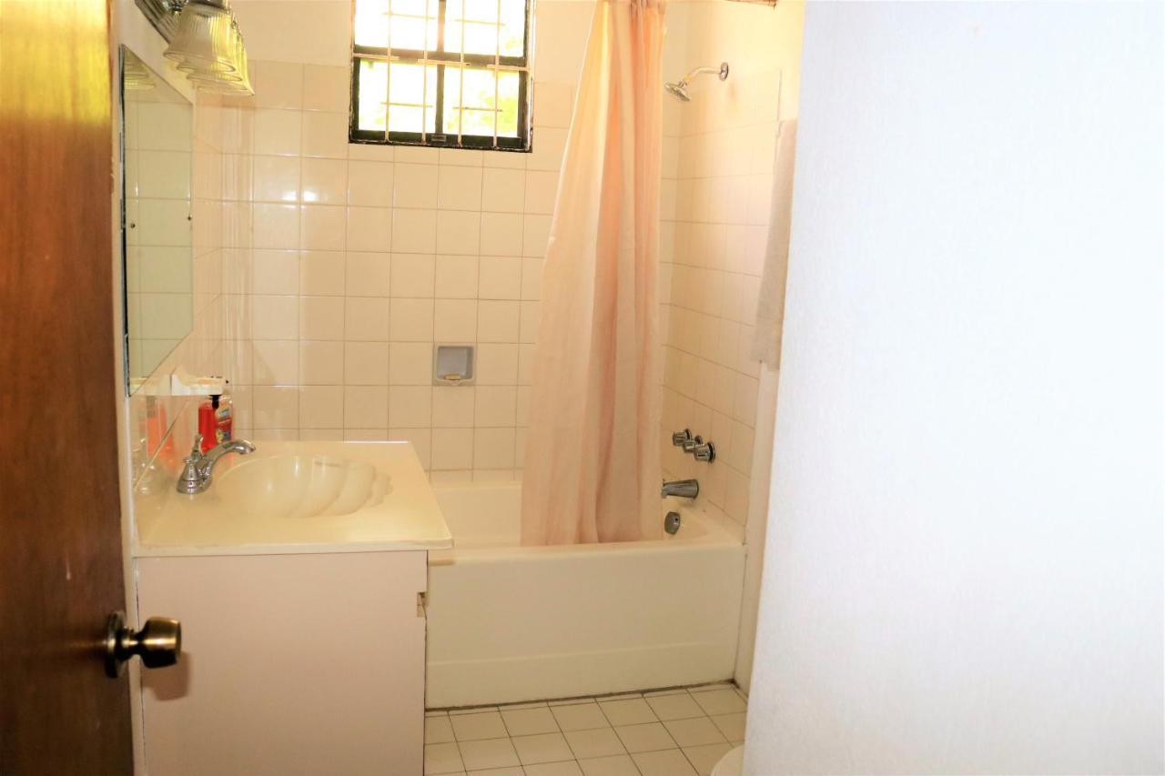 Ocean View Apartments Bridgetown Esterno foto