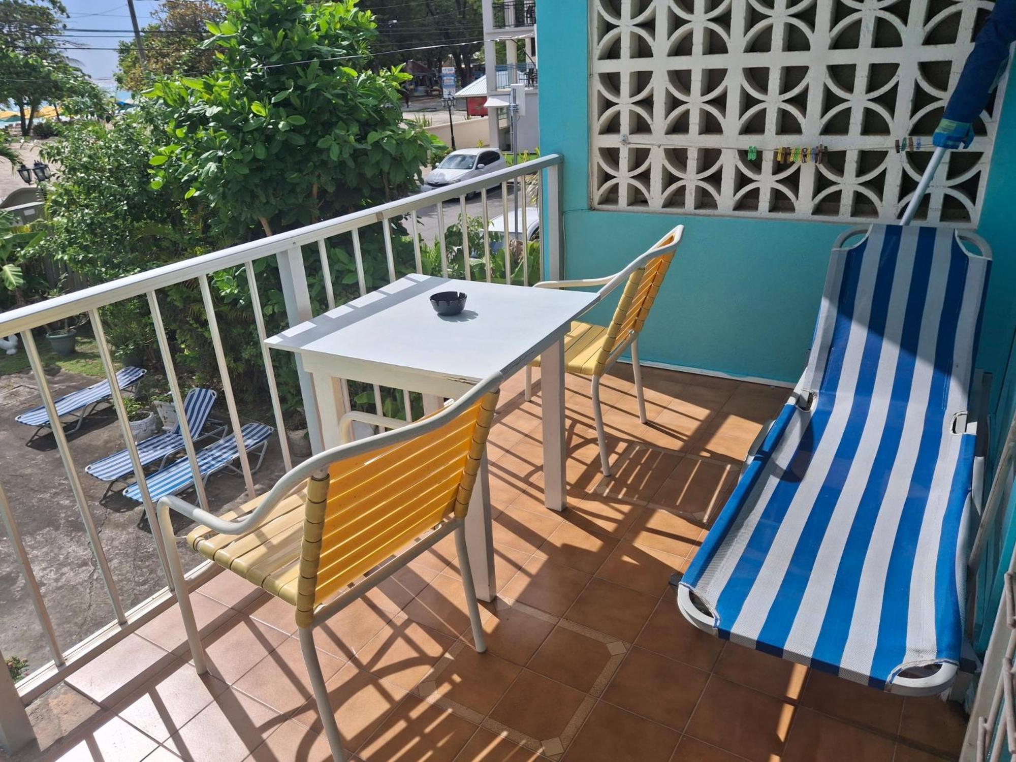 Ocean View Apartments Bridgetown Esterno foto