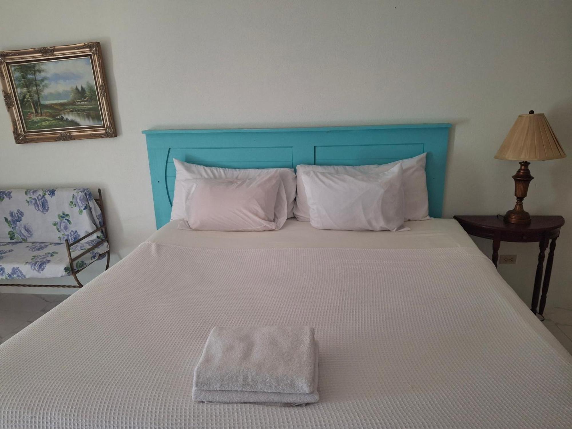 Ocean View Apartments Bridgetown Esterno foto